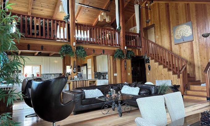 Brookings House | Executive Nature Retreat