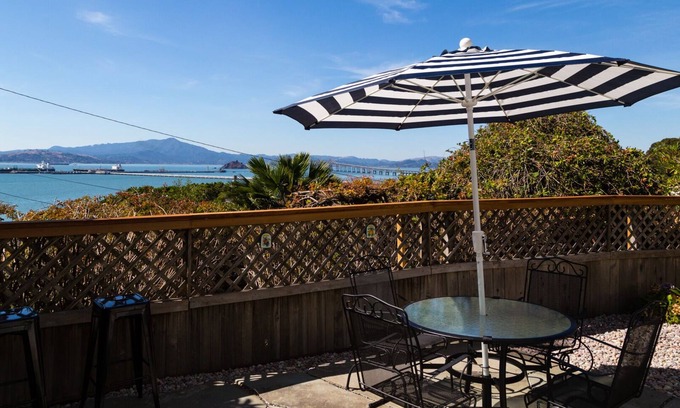 Point Richmond Apartment | Executive Pied-a-Terre in Point Richmond