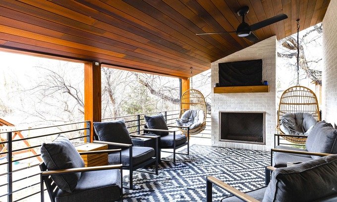 Fort Collins House | Executive Retreat:Gym~Office~Orchard~Steam room~River~Playground and more!