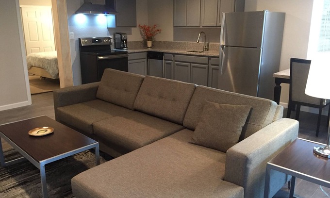 Thornton Apartment | Executive Suite 1 Bedroom