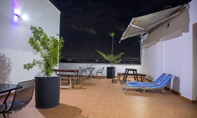 Accra Apartment | Executive Two Bedroom Furnished Apartment, 25 mins drive from the Airport