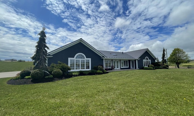 Anglo Rustico House | Executive Water View Home With Hot Tub, Just 3 Minutes To Barachois Beach