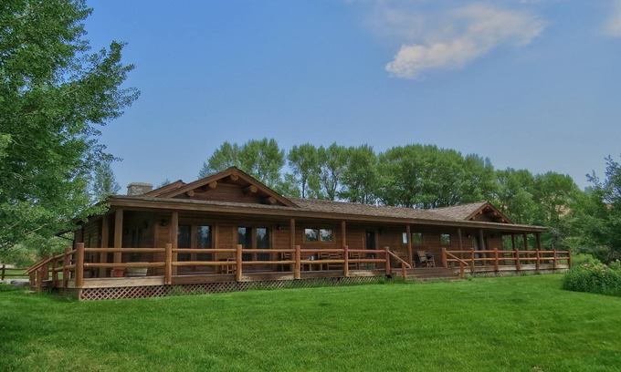 Dubois House | Executive Wind River Retreat for the Outdoor Enthusiast