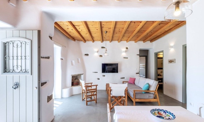 Krotiri House | Exochi 1 - Traditional sea view house (up to 6 persons).