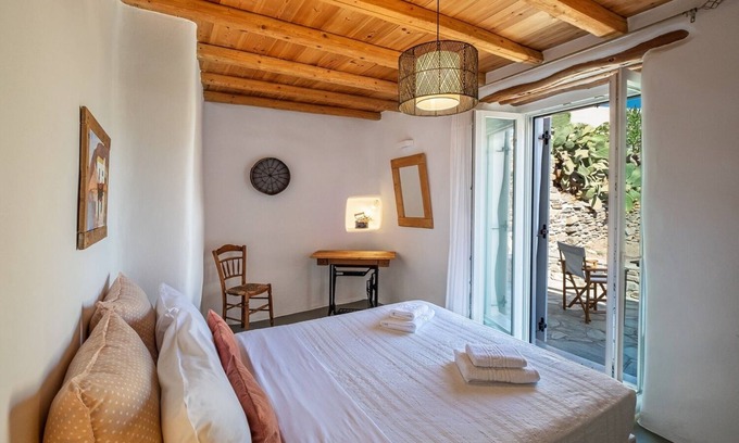 Krotiri House | Exochi 2 - Traditional house with sea view roof veranda (up to 4 persons).