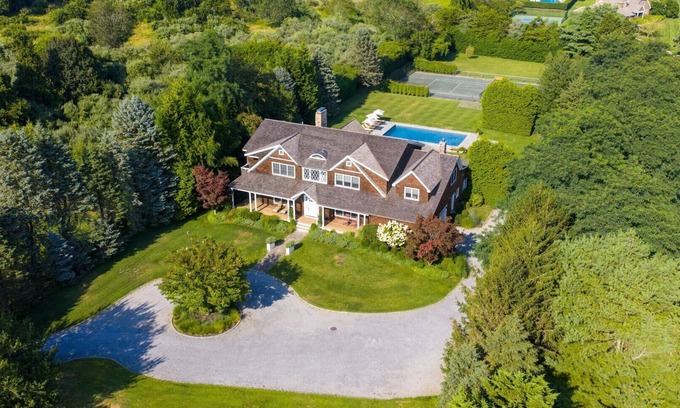 Bridgehampton House | Expansive Bridgehampton Estate on almost 3 acres, Private Pool and Tennis,.