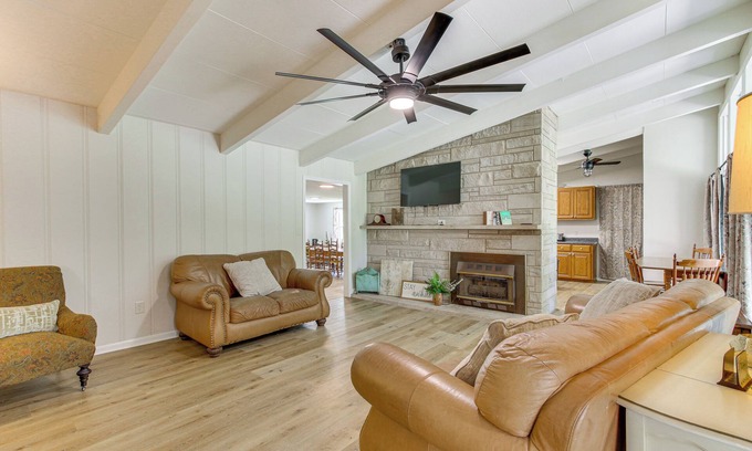 Florence House | Expansive Florence Home ~ 6 Mi to Downtown!