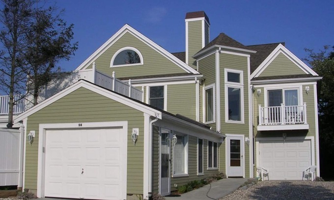 Brewster House | Expansive Home With Gorgeous Bay Views! (1052)