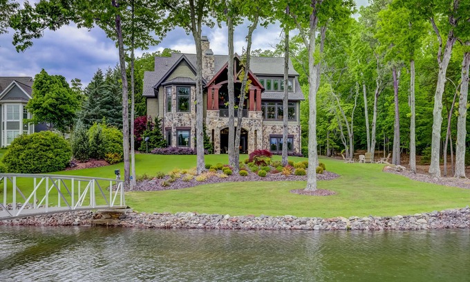 Cedar Cliff House | Expansive lakefront home with high-speed WiFi, pool table & central AC