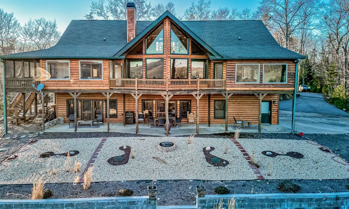 Morganton House | Expansive mountain lodging with game room, loft, WiFi, sweeping views & more