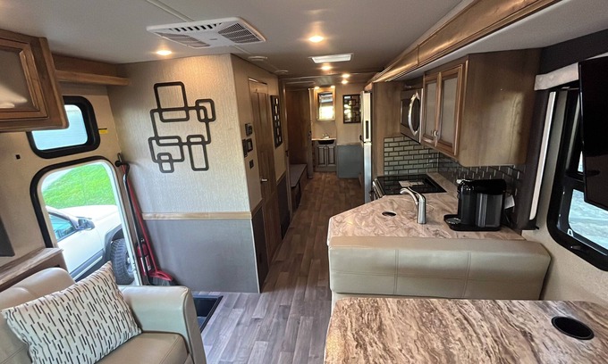 Vacaville House | Experience an RV stay in Vacaville, featuring Wi-Fi for your connectivity needs.