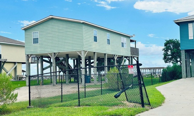Deatonville House | Experience Big Lake "Where the Water Meets Your Memories."