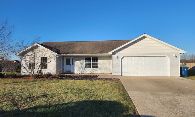 Carterville House | Experience Carterville Charm near Southern IL University