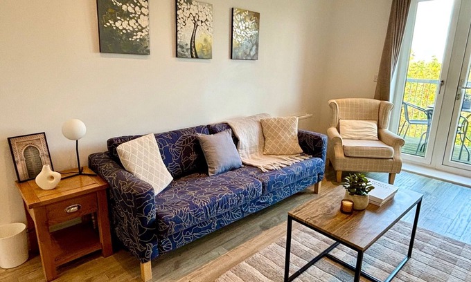 Milton Keynes Apartment | Experience comfort and convenience in this ideal short-term rental!