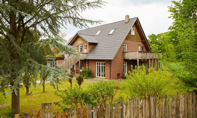 Lutzhorn House | Experience country and be happy in the north of Hamburg - garden villa with 11 beds