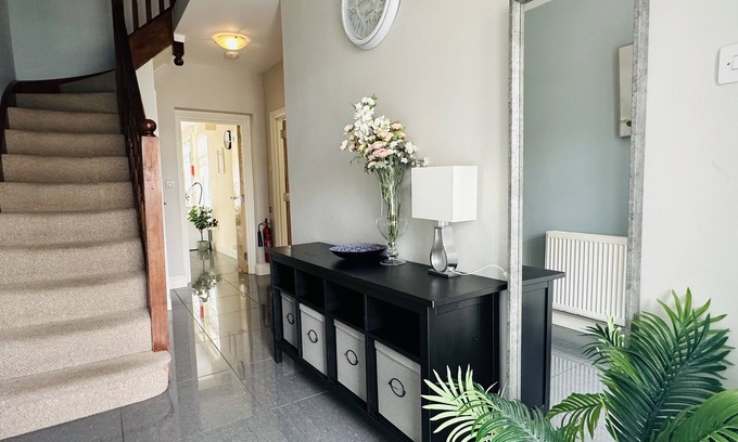 Wembley Central House | Experience Grand Living 5bed/4bath Wembley Stadium