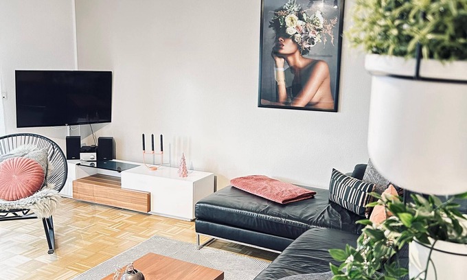 Elz Apartment | Experience Limburg up close! 90sqm, parking, garden
