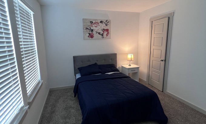 Iowa Colony House | Experience luxury and comfort in Rosharon: A modern 2-story House