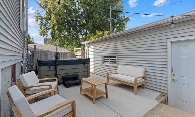 Bay View House | Experience Milwaukee's Bayview in this Spacious 3-bedroom