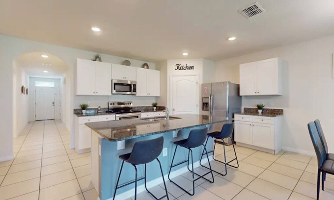 Meadow Woods House | Experience Orlando charm, just a quick ride to Florida Mall