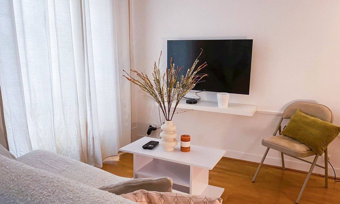 7th Arrondissement Apartment | Experience Paris next to the Eiffel Tower