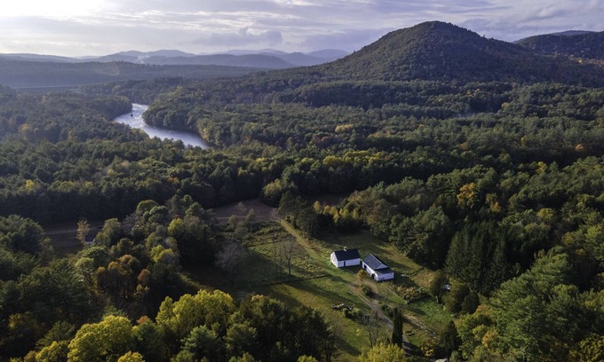 Lake Luzerne-Hadley Other | Experience rural bliss near historic Lake George with a six bdm mountain sunset