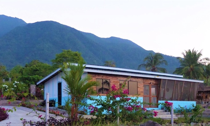 Yumbing House | Experience sea & mountain views. Including view of White Island.