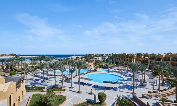El Quseir Resort | Experience Serenity in Beachfront Resort l 3 Rooms, Full-service Spa & Pools