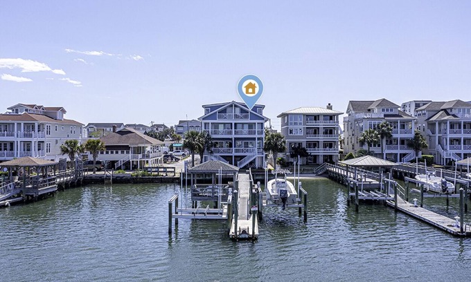 Wrightsville Beach House | Experience the island lifestyle, live like a local! 4Br/3.5ba waterfront duplex.