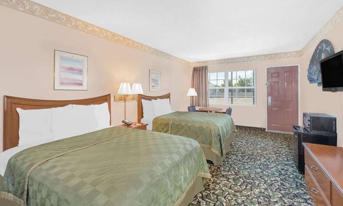 Pecos Hotel | Experience Texas Hospitality in Pecos! 2 Comfortable Units! Airport Shuttle!