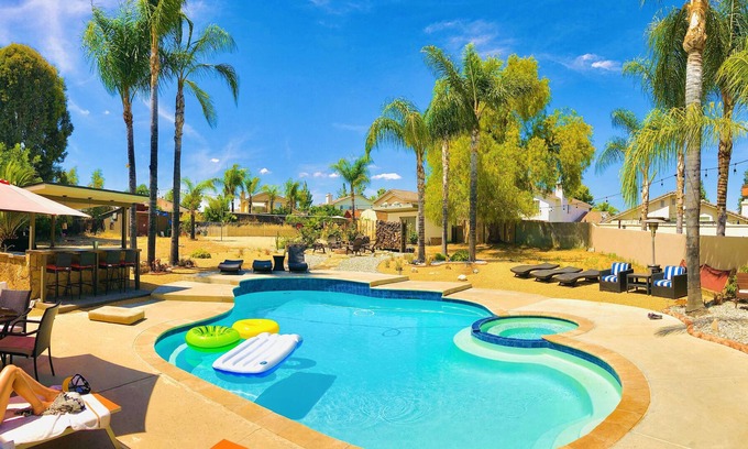 Temecula House | Experience the beauty of this gorgeous home sitting on a half acre