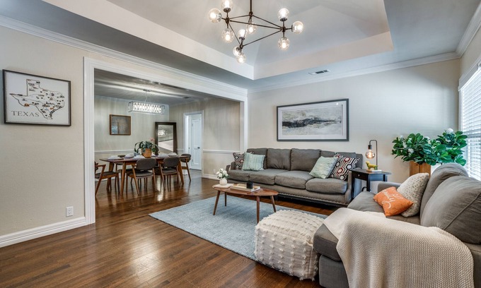 Oak Cliff House | Experience the best of Dallas-Near Bishop Art and DT Dallas.