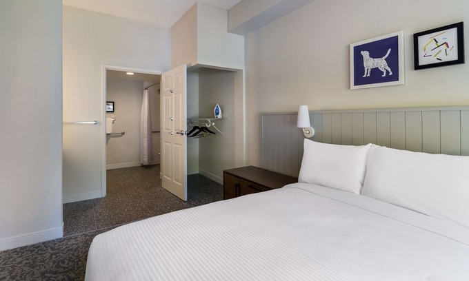 Acres Green House | Experience the Best! With Free Breakfast, Outdoor Pool, Pets Allowed!