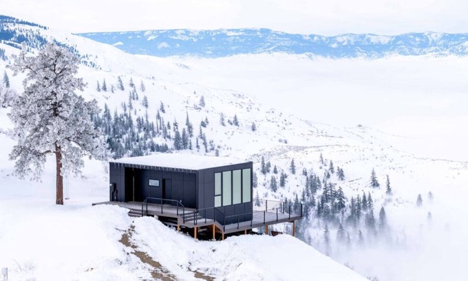 Orondo Villa | Experience the feeling of being on top of the world in this breathtaking retreat