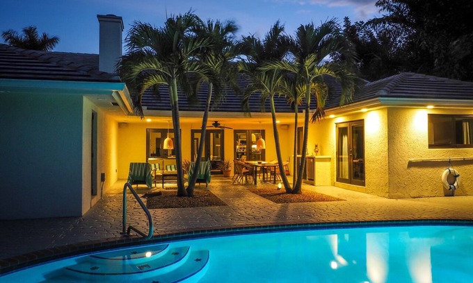 Boca Raton House | Experience the finest - Luxury living at its best . Spacious and Heated Pool.