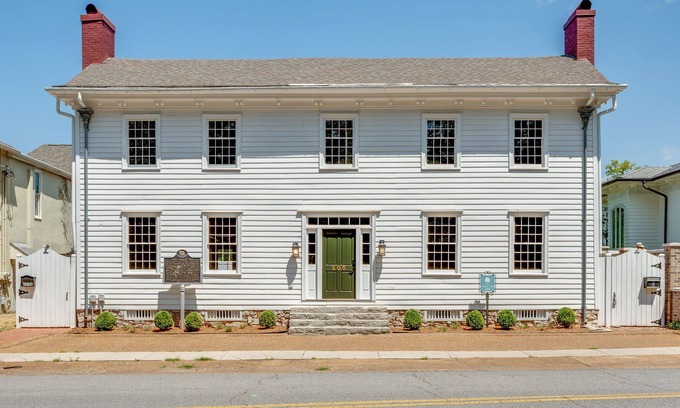 Huntsville House | Experience the heart of downtown, where historic charm meets modern comforts.