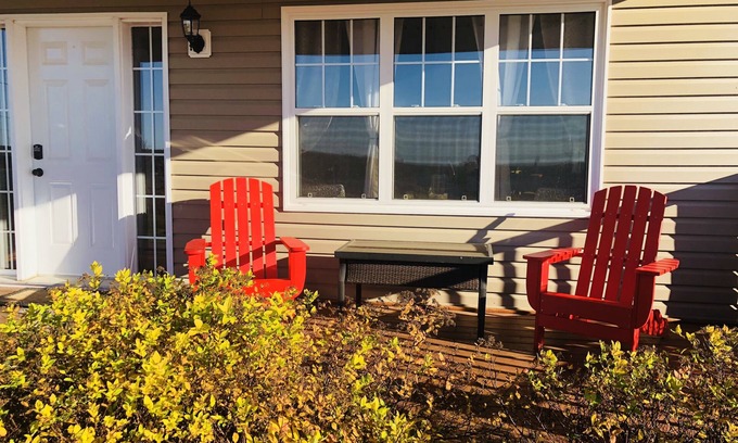 Prospect House | Experience the ocean in all it’s glory, watch the waves and hear them roar.