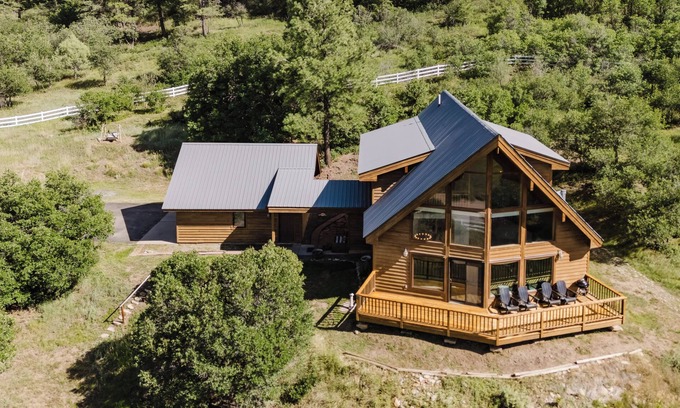 Pagosa Springs House | Experience the serenity of Colorado at this gorgeous Pagosa Springs getaway.