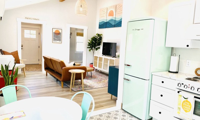 Jamestown Shores House | Experience the Sea Lemon!