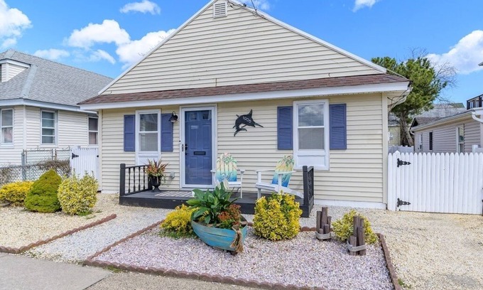 Ortley Beach Cottage | "Experience the Ultimate Beach Getaway at our Jersey Shore Rental!"