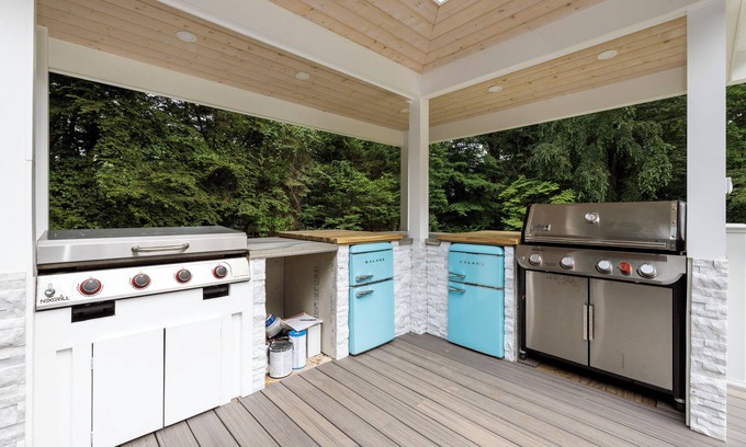 Dayton House | Experience the ultimate vacation getaway with our stunning home rental.