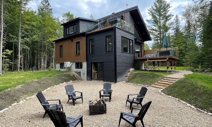 Rawdon Ski Chalet | Experience the ultimate retirement in our cozy chalet in Rawdon.