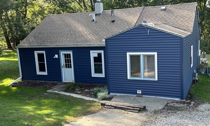 Woodbury County House | Experience this Tranquility! Close to all local favorites!