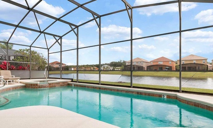 Veranda Palms House | Experience Unparalleled Comfort and Luxury in Our Exquisite 6-Bedroom Pool Villa
