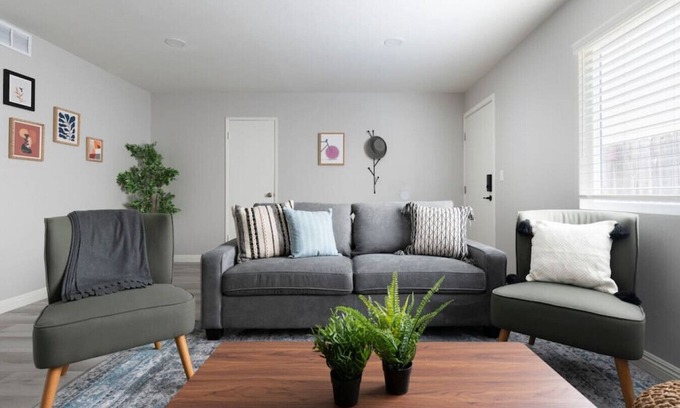 Alhambra Apartment | Explore Downtown Alhambra