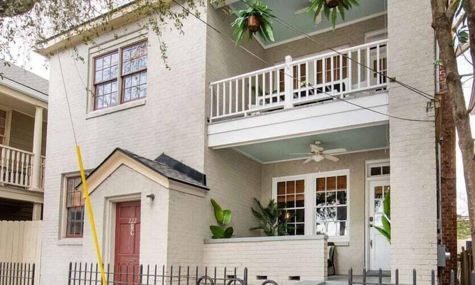 Cannonborough Elliotborough House | Explore Downtown King St - 12 Bedrooms/7.5 Baths!