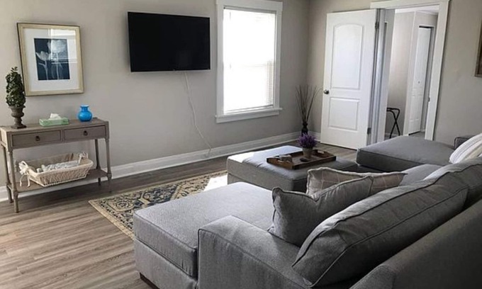 Libertyville Apartment | Explore Downtown Libertyville on Foot