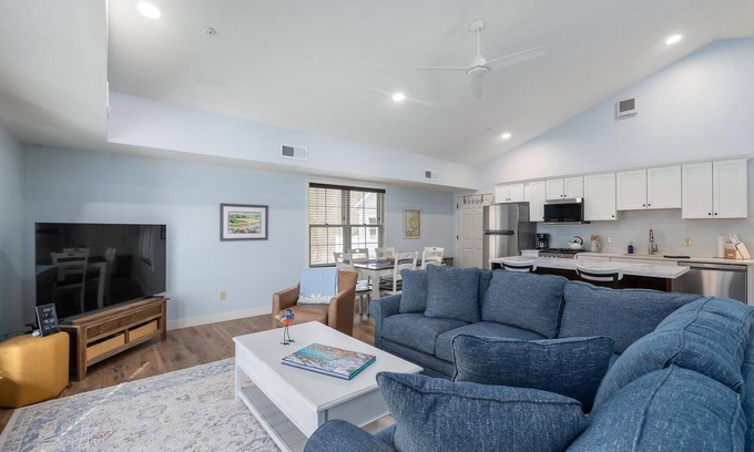 Petoskey Condo | Explore, Relax, Repeat — Cozy Condo Between Petoskey & Harbor Springs