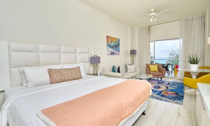 Blue Waters Hotel | Explore Rockley Beach! Free Breakfast, Wi-Fi and Beach Sunbeds, Swimming Pool!