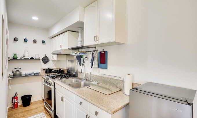 Westminster Apartment | Explore SoCal! Cozy Retreat Near Disney & Beaches